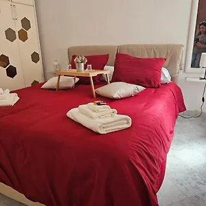 https://domus-ibernesi.it-romehotels.com